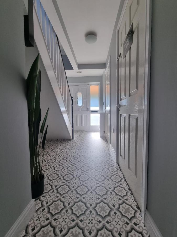 House Of Kaima - 6 Bed Detached Villa Dewsbury Buitenkant foto